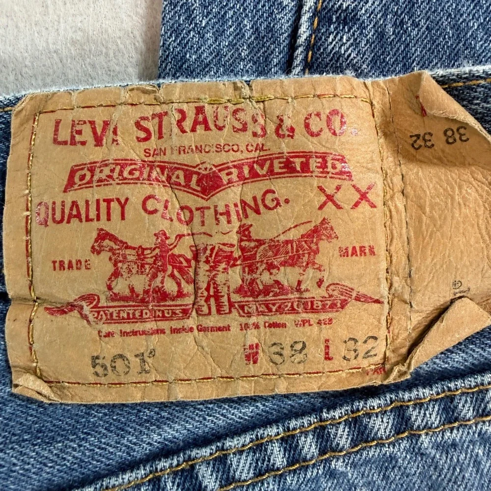 Levis 501 Original Fit Button Fly Jeans Medium Wash Denim 38x32 Distressed
